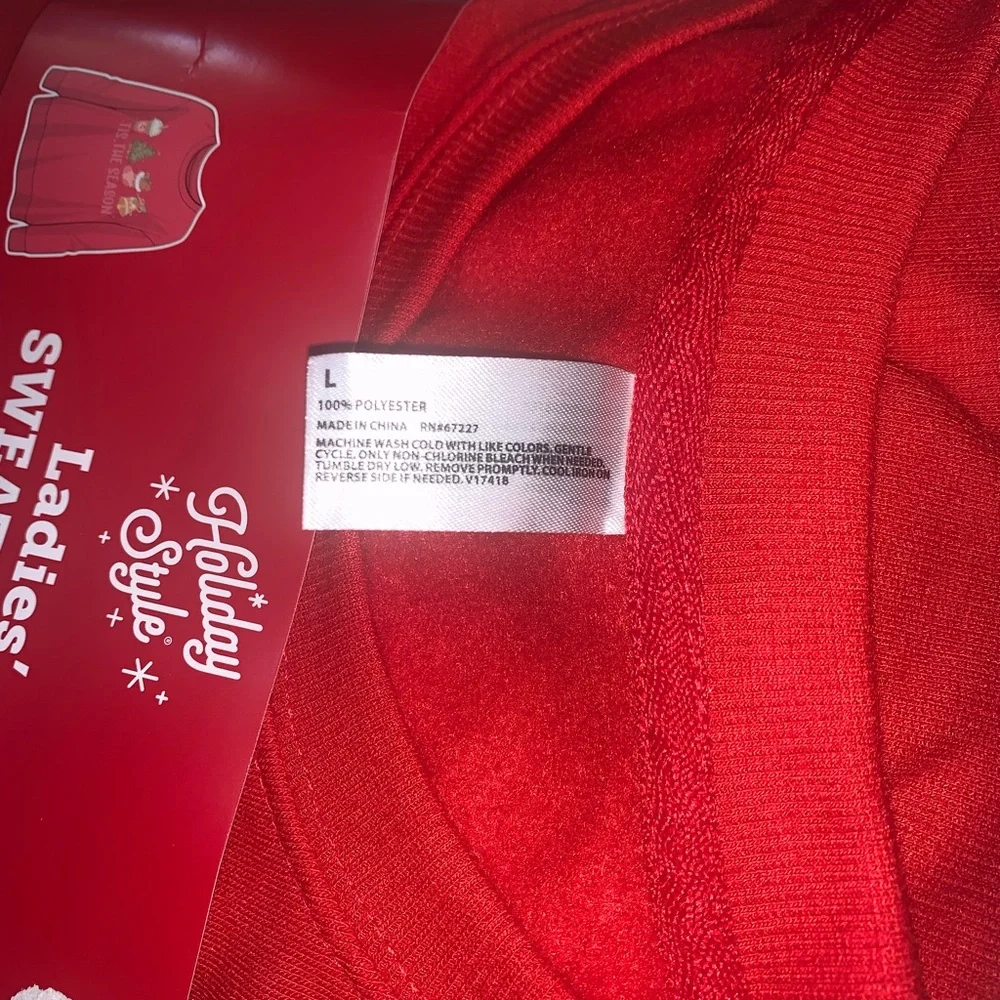 NWT. Holiday Style Red Ladies' Sweatshirt. Size L. - Picture 3 of 4